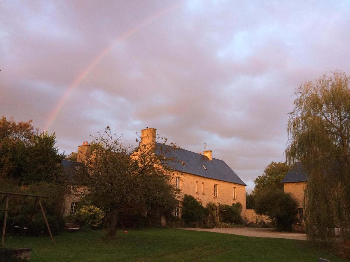 Le Manoir Des Doyens Acomodação com café da manhã Bayeux Exterior foto